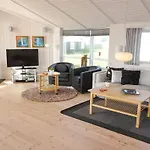 Tayna - 300m From The Sea By Interhome *